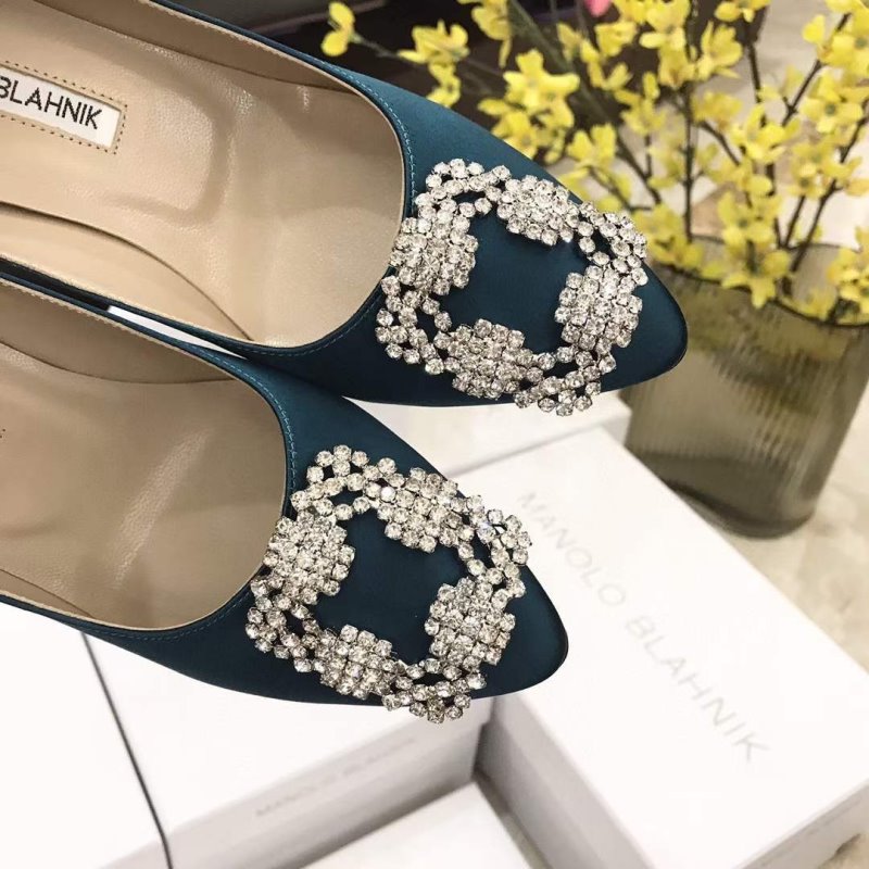 Manolo Blahnik Diamond Buckle Shoes SH010462