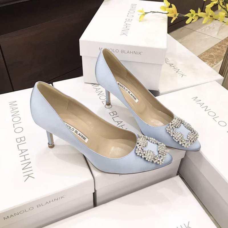 Manolo Blahnik Diamond Buckle Shoes SH010491