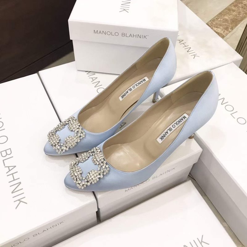 Manolo Blahnik Diamond Buckle Shoes SH010491