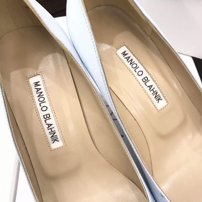 Manolo Blahnik Diamond Buckle Shoes SH010491
