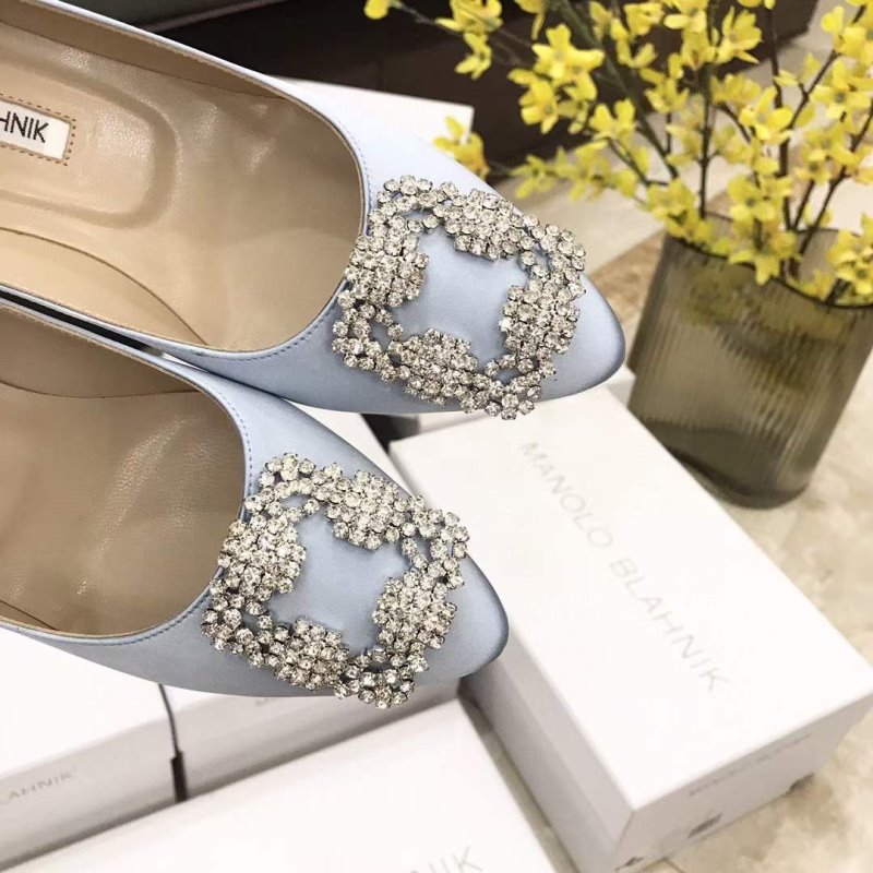 Manolo Blahnik Diamond Buckle Shoes SH010491