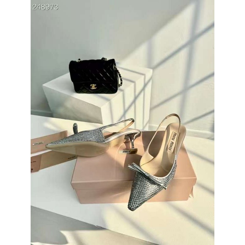 Miu Miu Butterfly knot Pointed Shoes SH010510