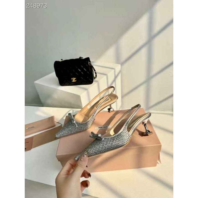 Miu Miu Butterfly knot Pointed Shoes SH010510