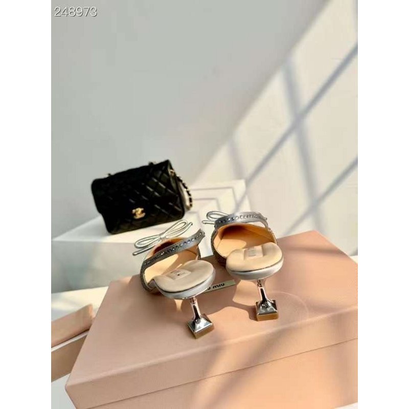 Miu Miu Butterfly knot Pointed Shoes SH010510