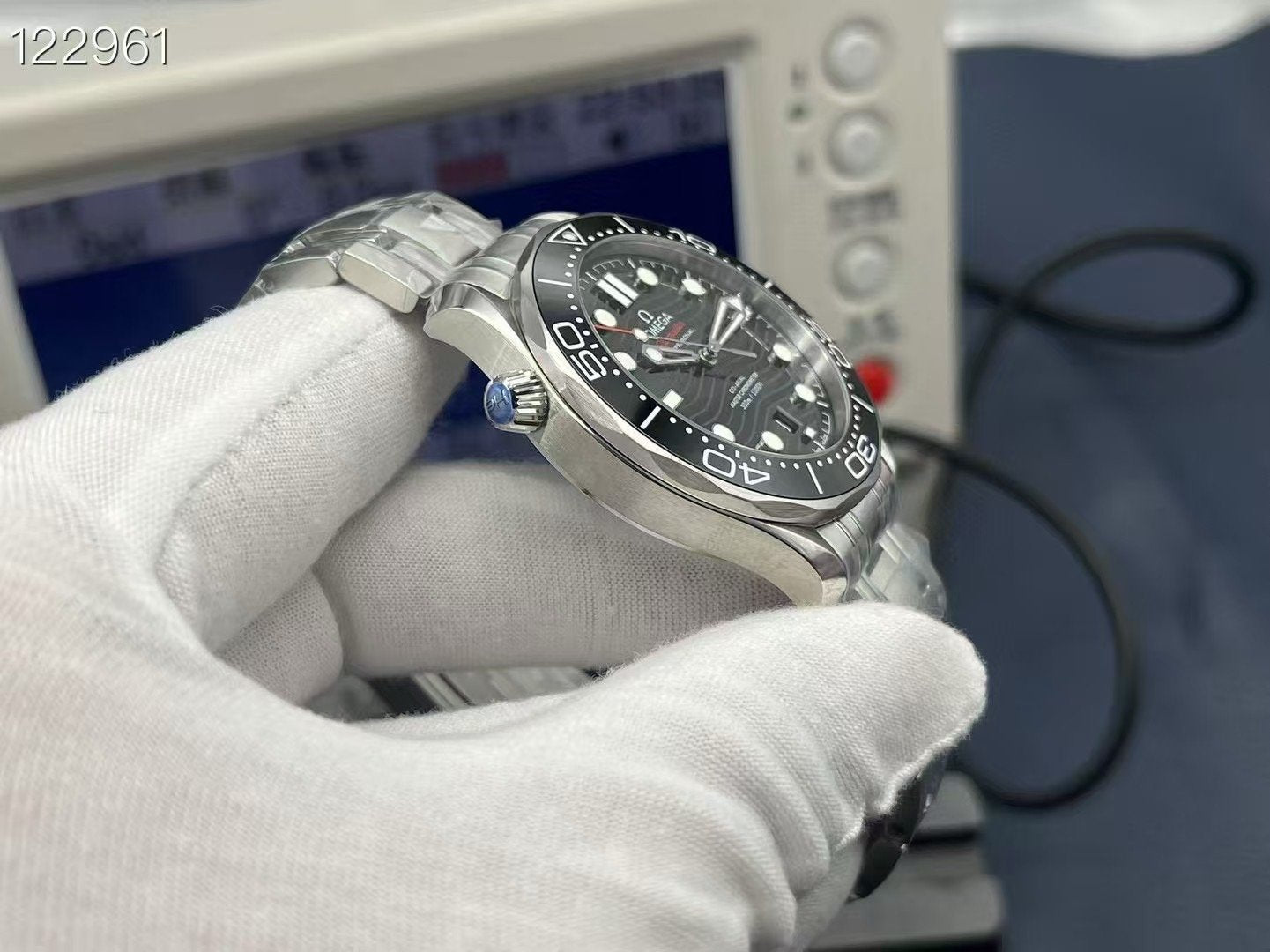 Omega Seahorse 300 Series Wrist Watch WTJN25141