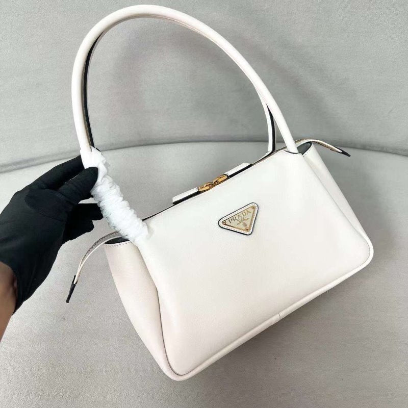 Prada Hobo Bag BG02901