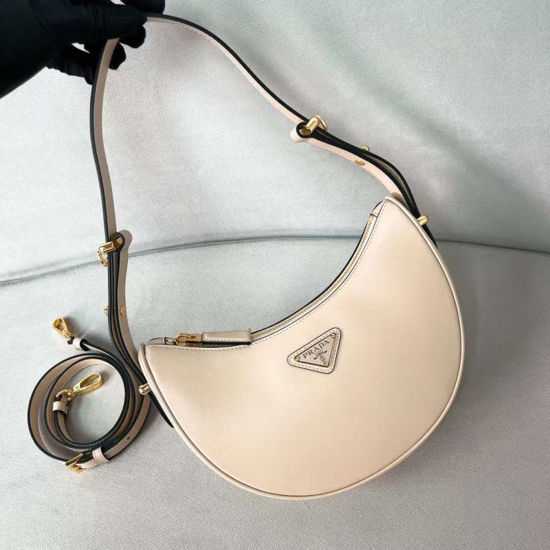 Prada Hobo Bag BG02909