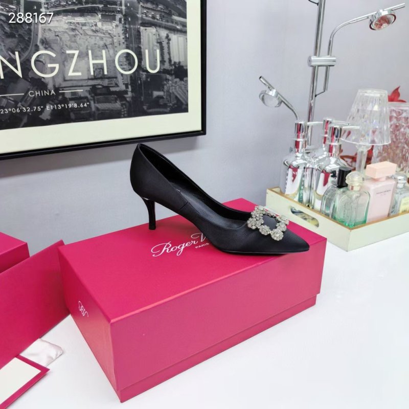 Roger Vivier Pointed Toe Shoe SH2505093