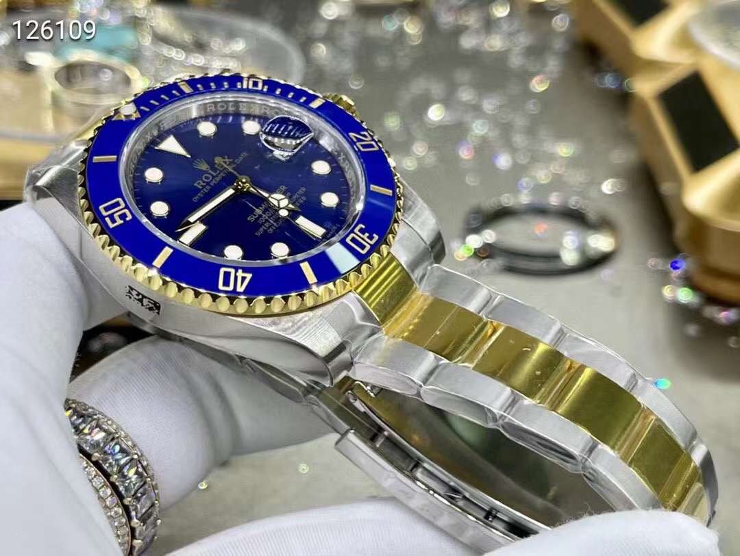 Rolex Ice Blue Roman Face Wrist Watch WAT02038