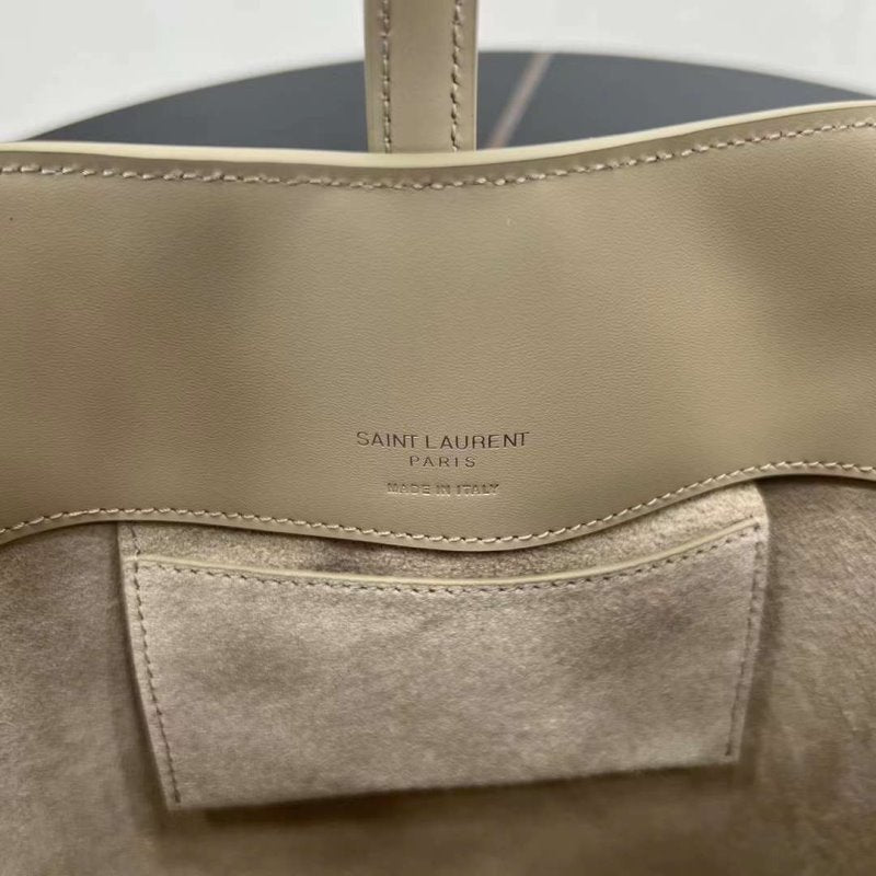 Saint Laurent Cassandre Bucket Bag BG03051