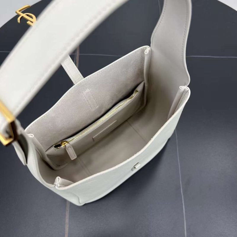 Saint Laurent Cassandre Stranggler Bag BG02307