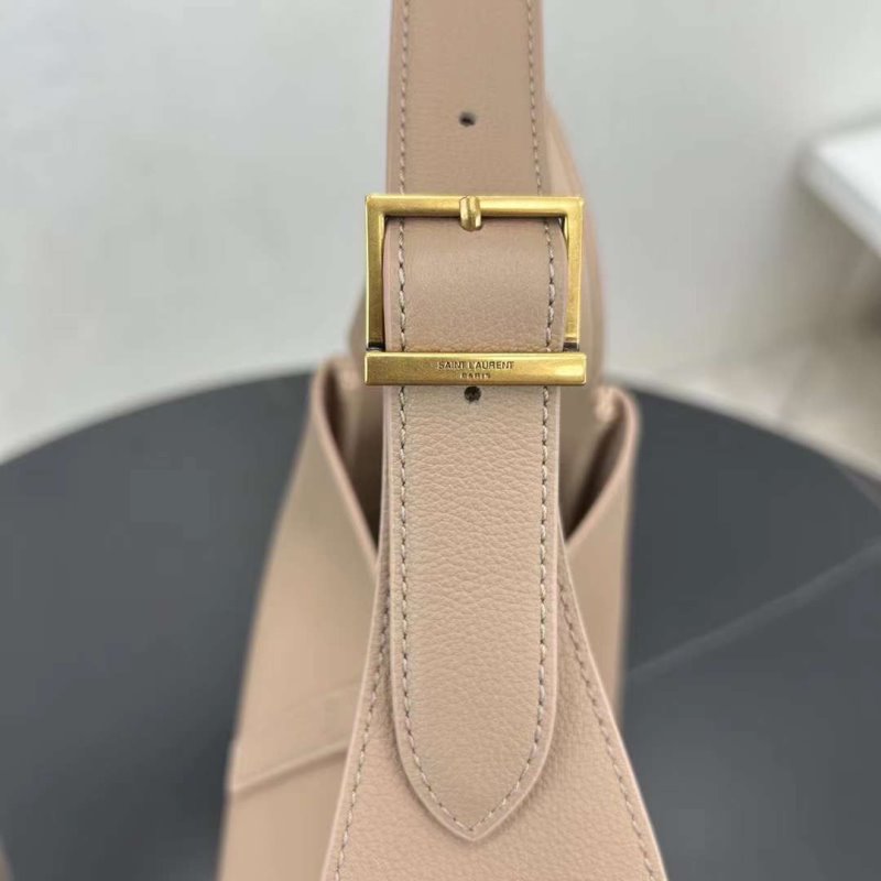 Saint Laurent Cassandre Stranggler Bag BG02308