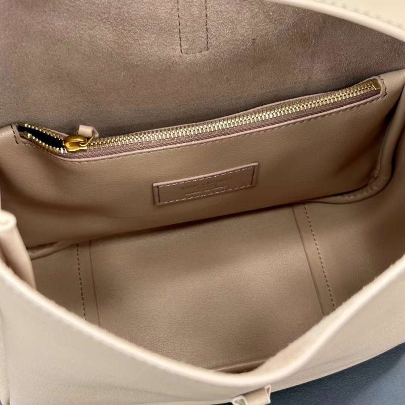 Saint Laurent Cassandre Stranggler Bag BG02308