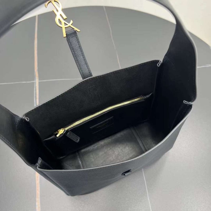 Saint Laurent Cassandre Stray Bag BG03043