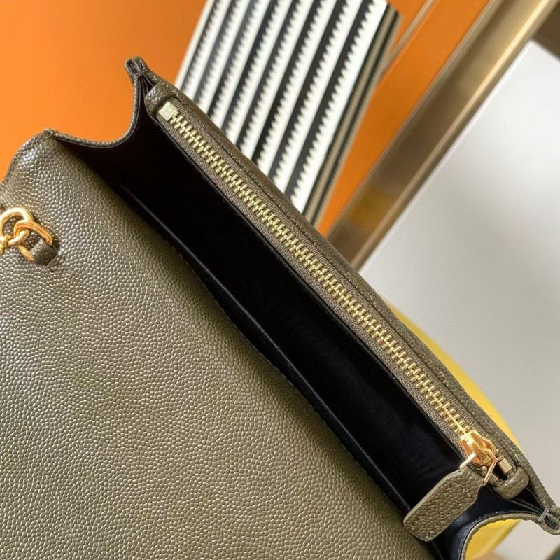 Saint Laurent Envelope Bag BG0525276