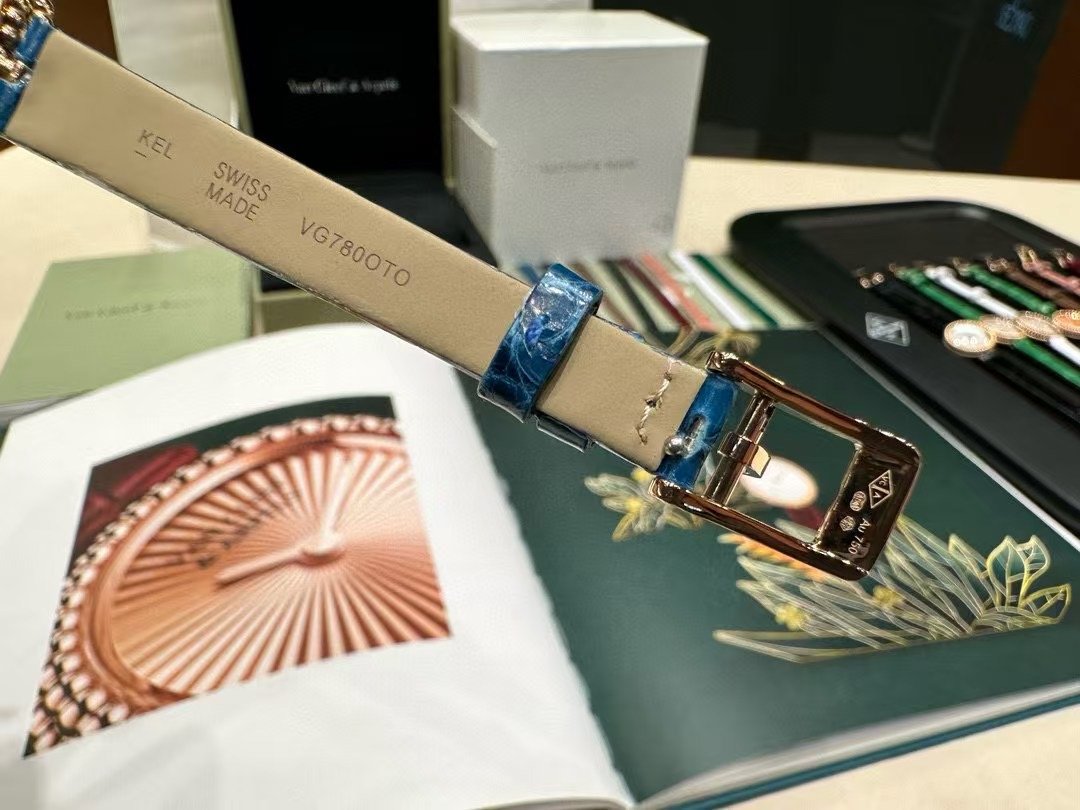 Van Cleef and Arpels Perlee New Wrist Watch WTJN25257