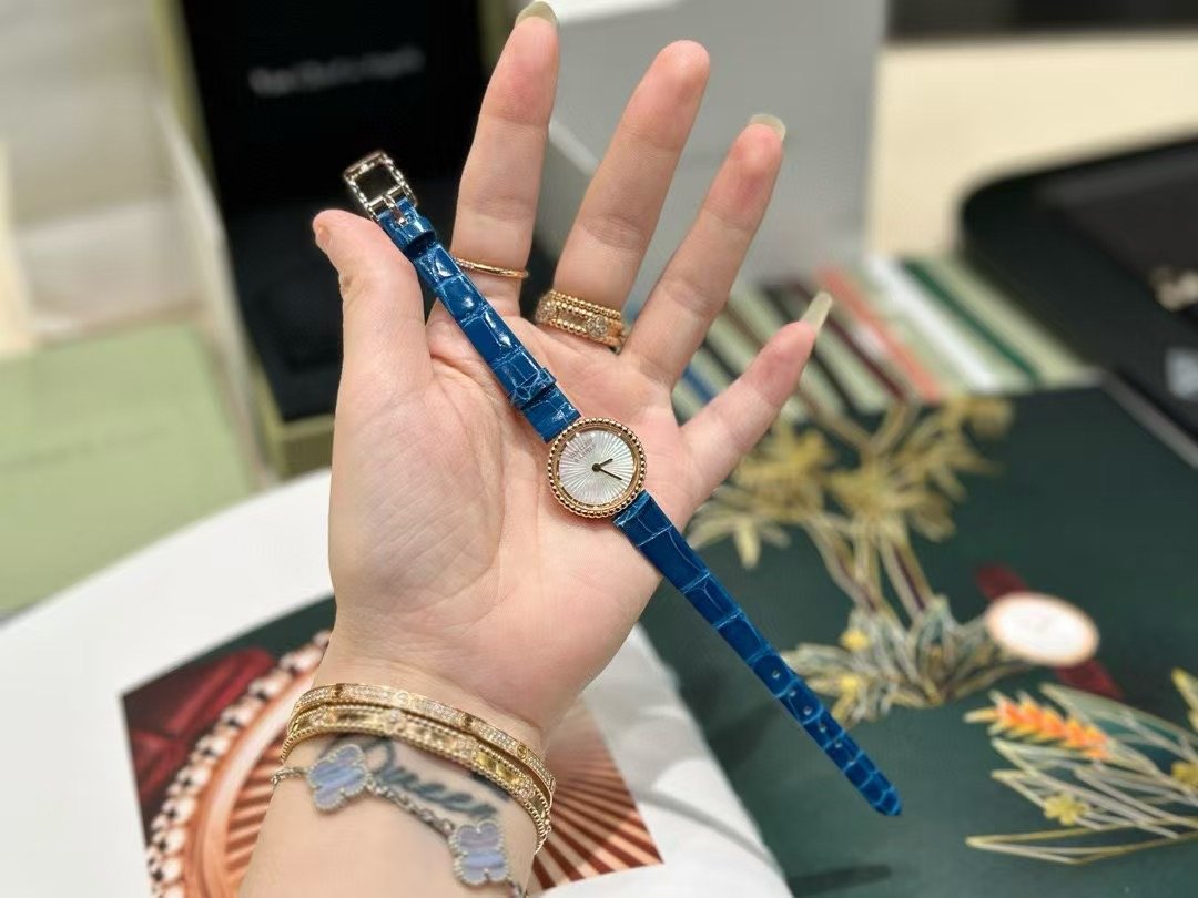 Van Cleef and Arpels Perlee New Wrist Watch WTJN25257