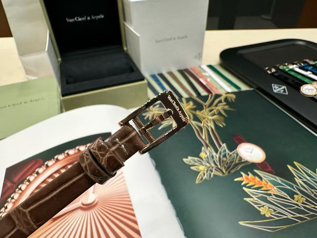 Van Cleef and Arpels Perlee New Wrist Watch WTJN25260