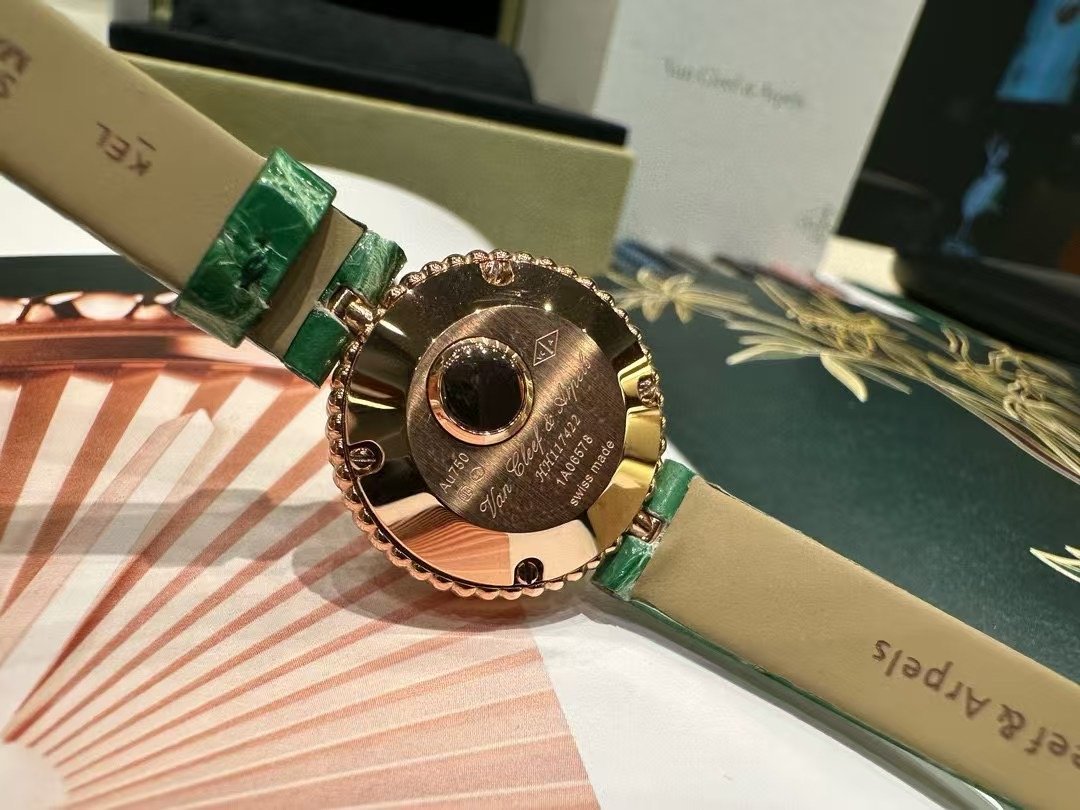 Van Cleef and Arpels Perlee New Wrist Watch WTJN25261