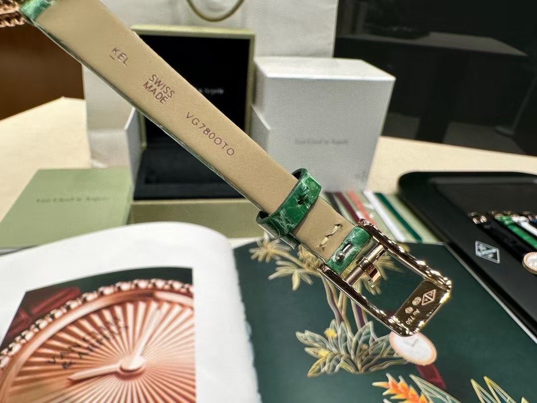 Van Cleef and Arpels Perlee New Wrist Watch WTJN25261