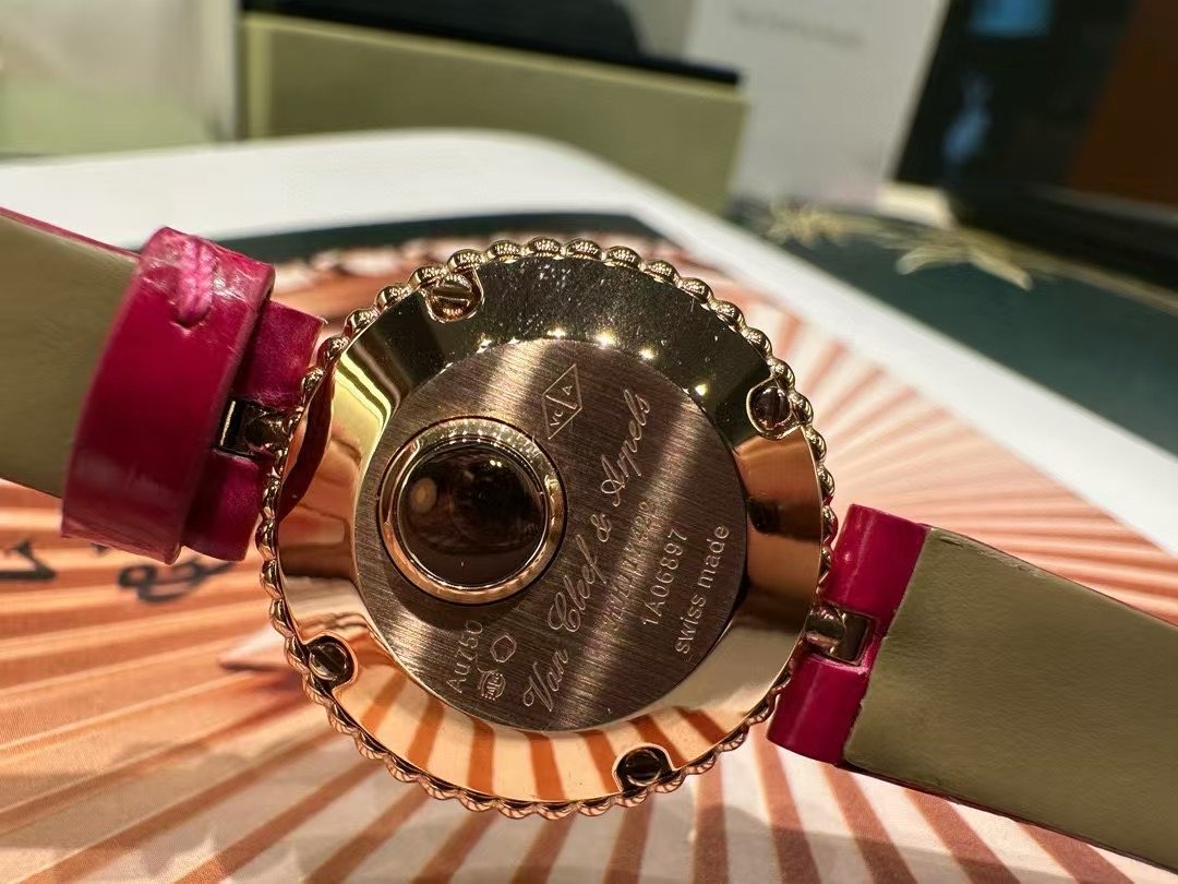 Van Cleef and Arpels Perlee New Wrist Watch WTJN25262