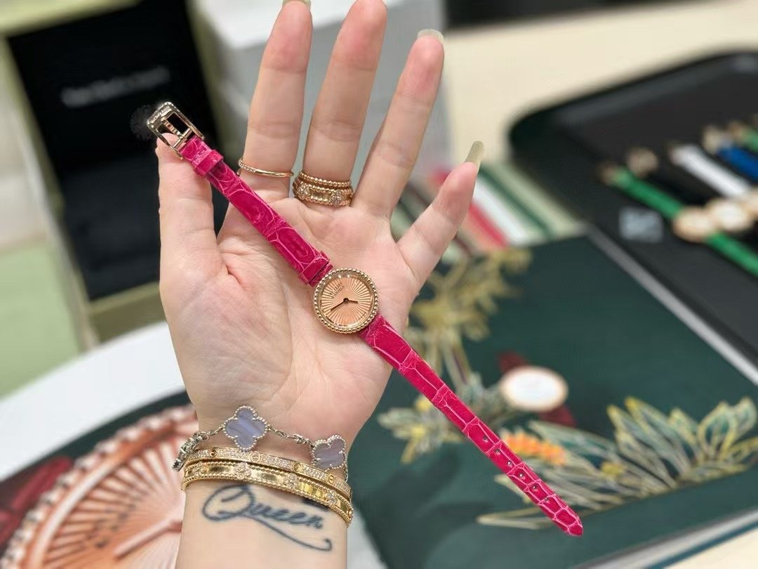Van Cleef and Arpels Perlee New Wrist Watch WTJN25262