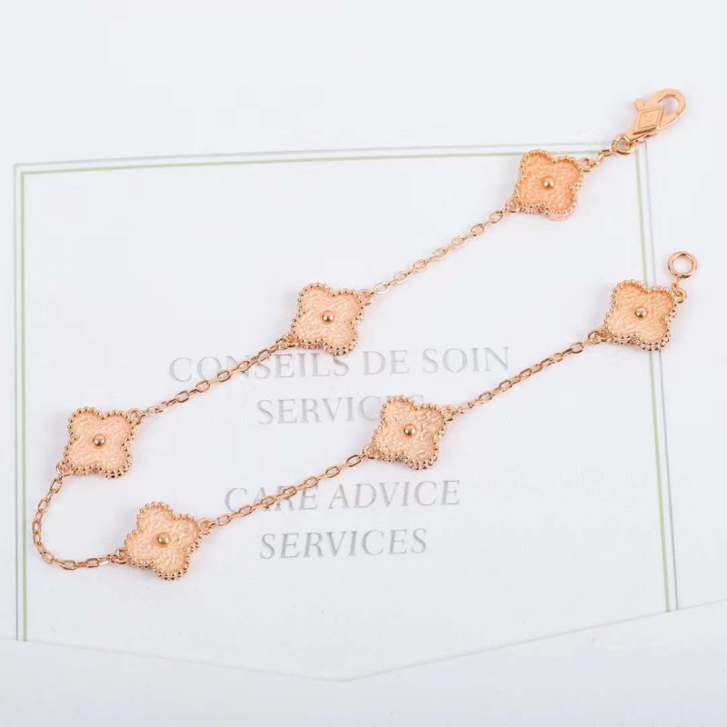 Van Cleef and Arpels Vintage Alhambra Bracelet JWLH0112