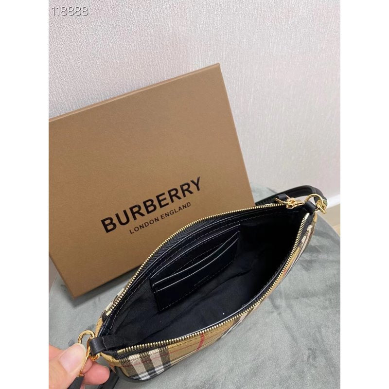 Burberry Cluctch Bag BBR00278