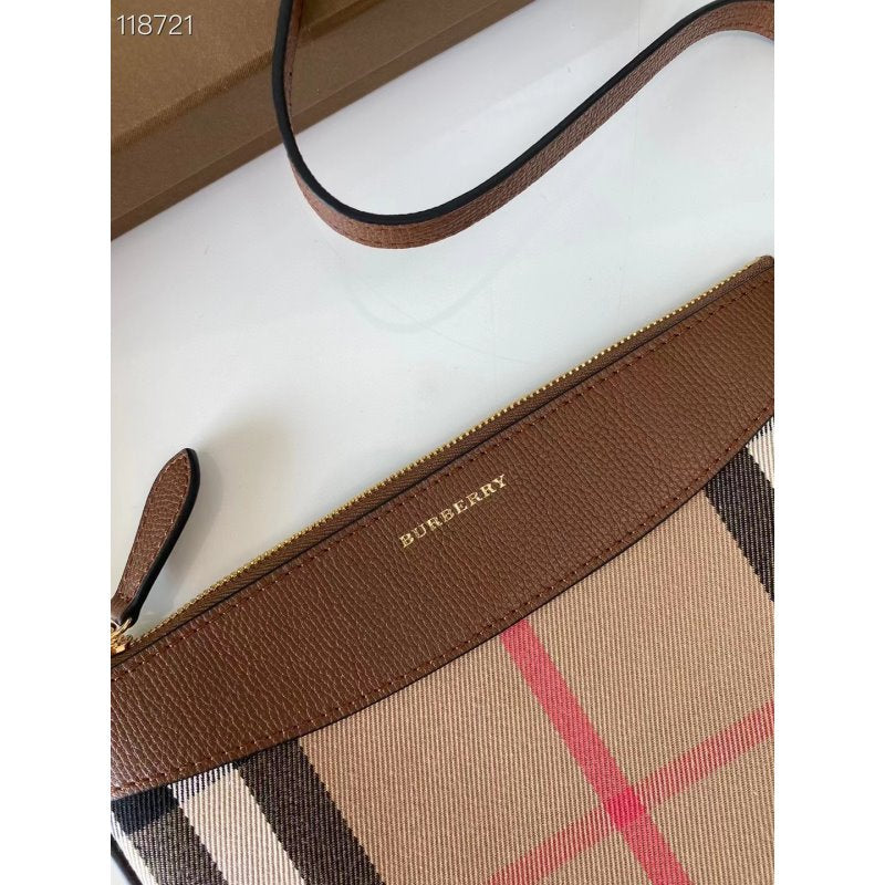Burberry Leather Clutch Bag BBR00274