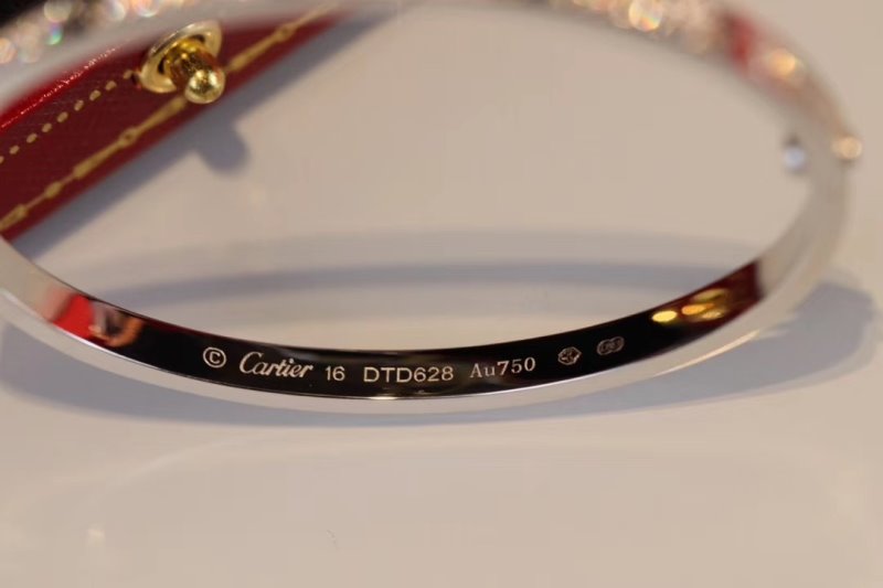 Cartier Love Bracelet JWL00141