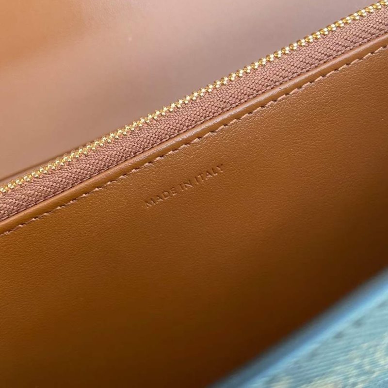 Celine Triomphe Leather Wallet WB001298