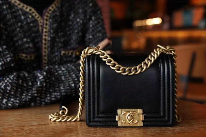 Chanel Black Mini Le Boy Bag BCH00748