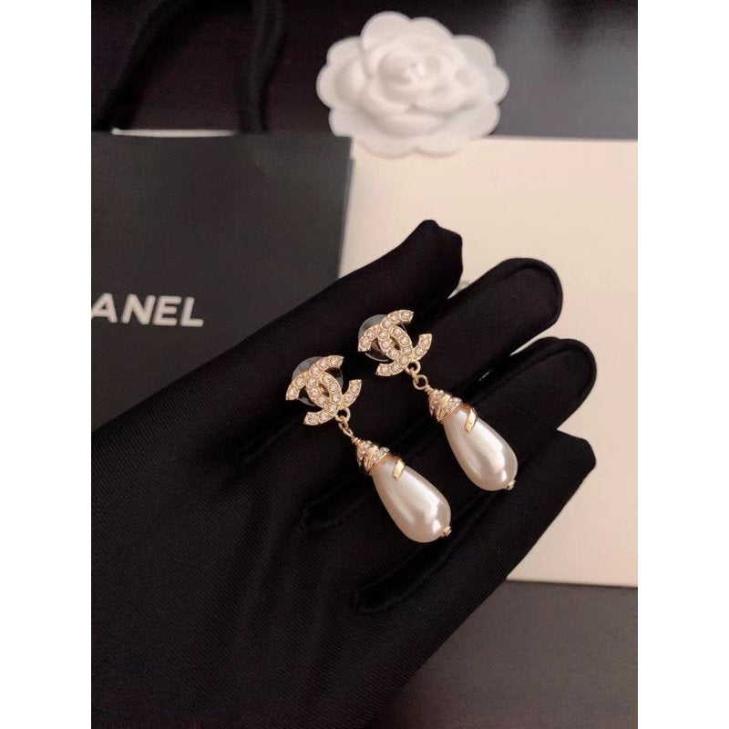 Chanel Pearl Drop Earrings JWL00759