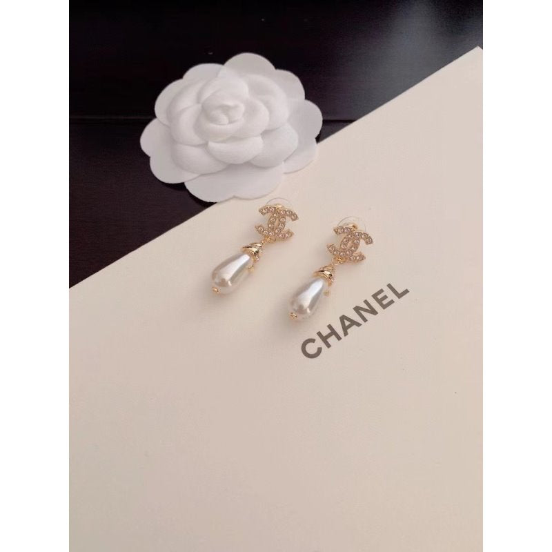 Chanel Pearl Drop Earrings JWL00759