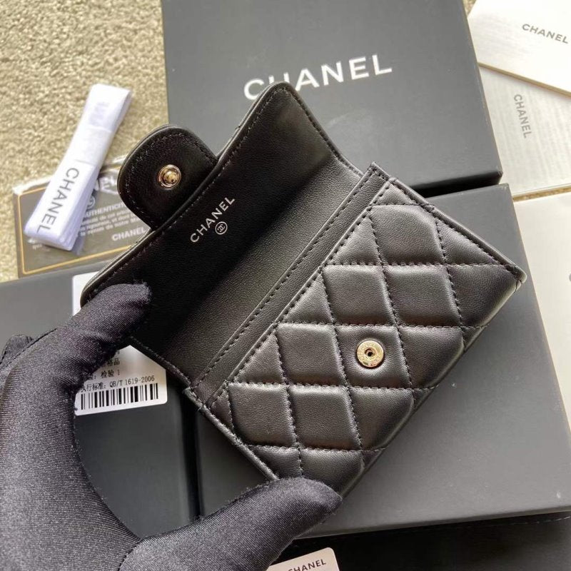 Chanel Leather Wallet WB001277