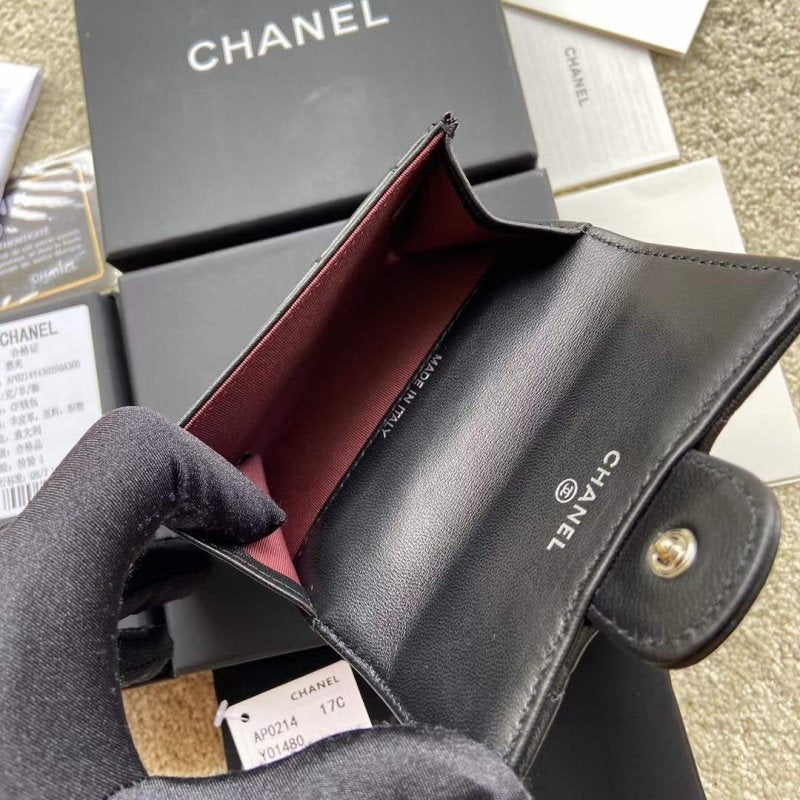 Chanel Leather Wallet WB001277