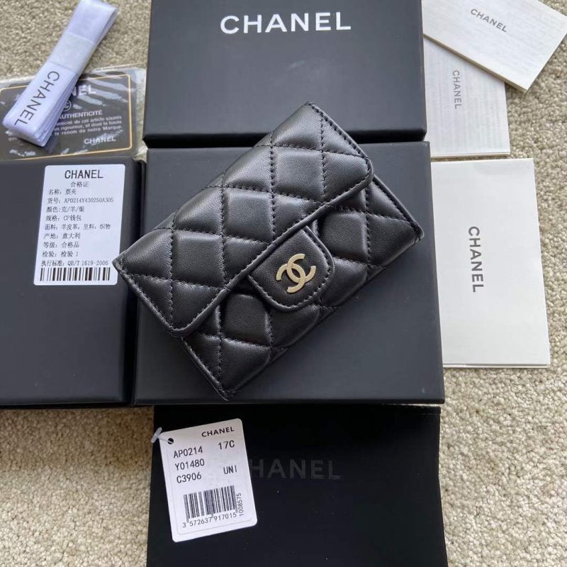 Chanel Leather Wallet WB001277