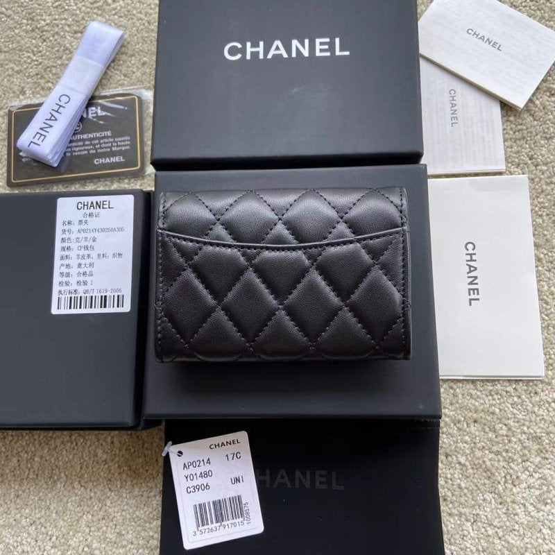 Chanel Leather Wallet WB001278