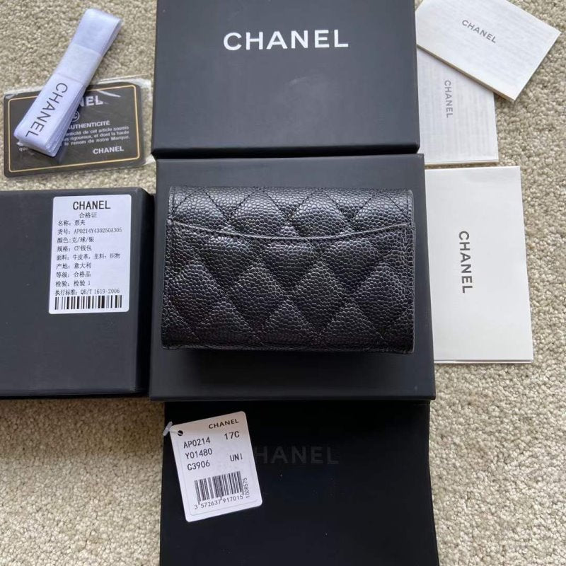 Chanel Leather Wallet WB001279