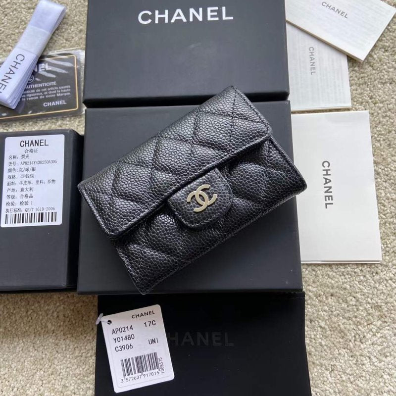 Chanel Leather Wallet WB001279