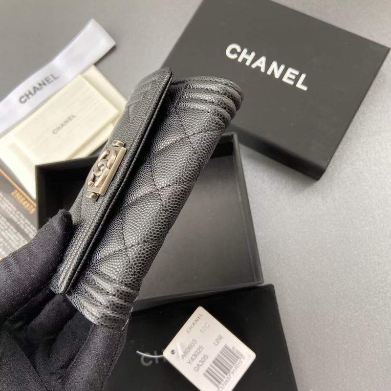 Chanel Leather Wallet WB001280