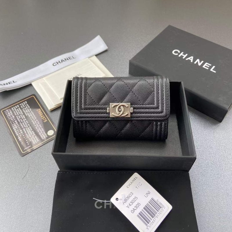 Chanel Leather Wallet WB001280