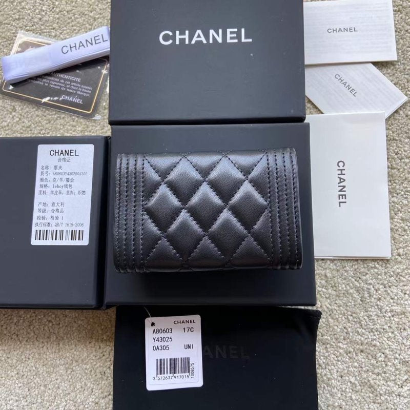 Chanel Leather Wallet WB001283