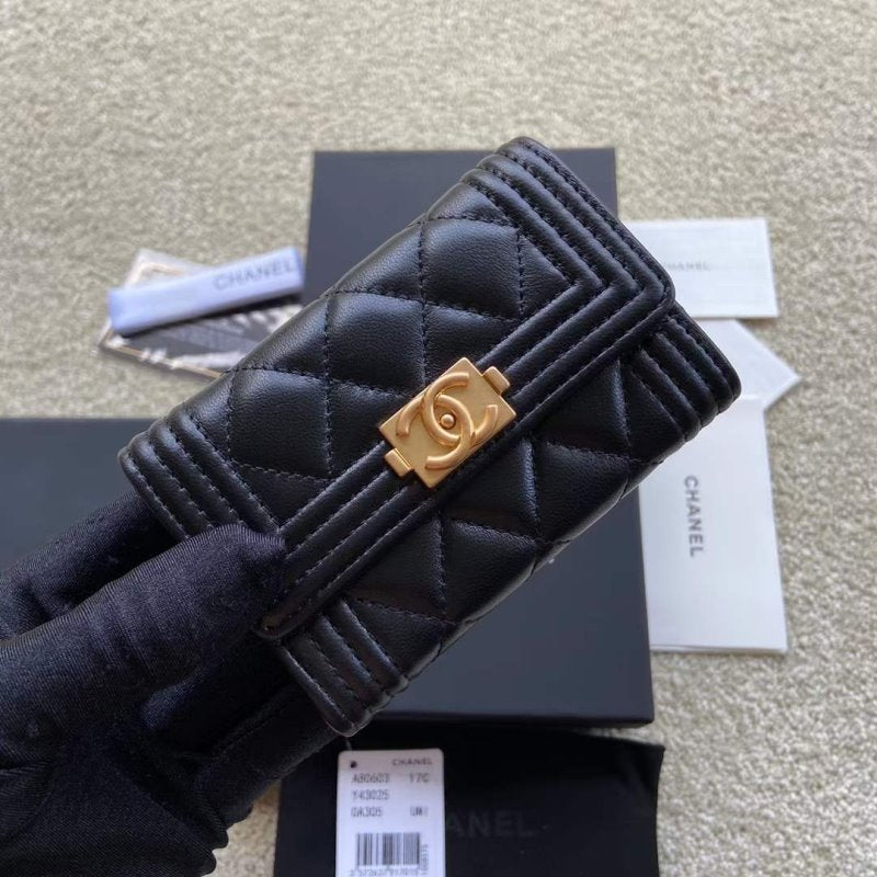 Chanel Leather Wallet WB001283