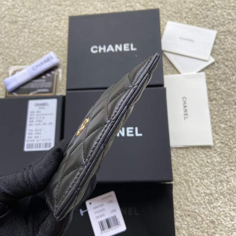 Chanel Leather Wallet WB001285