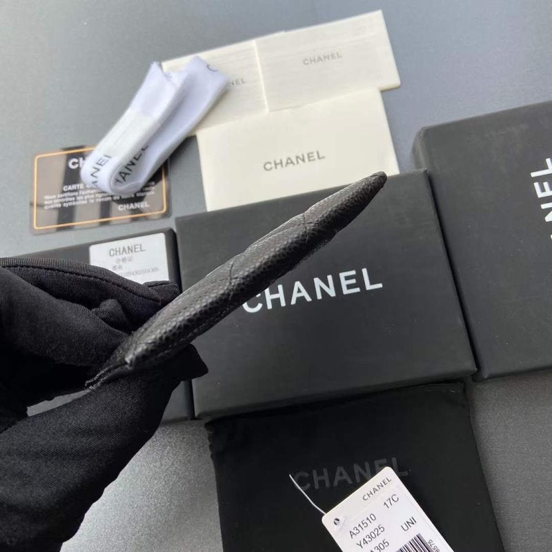 Chanel Leather Wallet WB001289