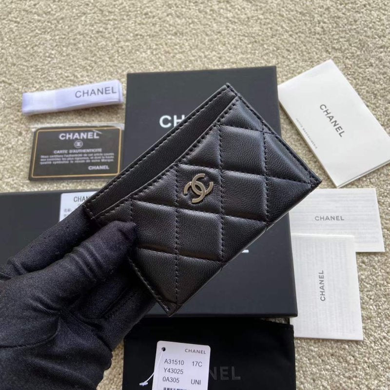 Chanel Leather Wallet WB001291