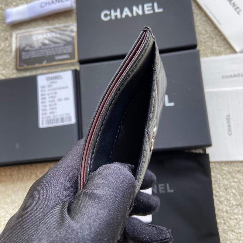 Chanel Leather Wallet WB001291