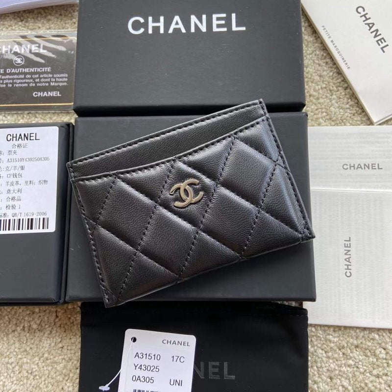 Chanel Leather Wallet WB001291
