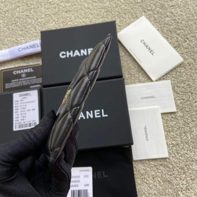 Chanel Leather Wallet WB001292